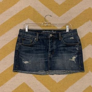 EUC AEO distressed jean skirt size 6